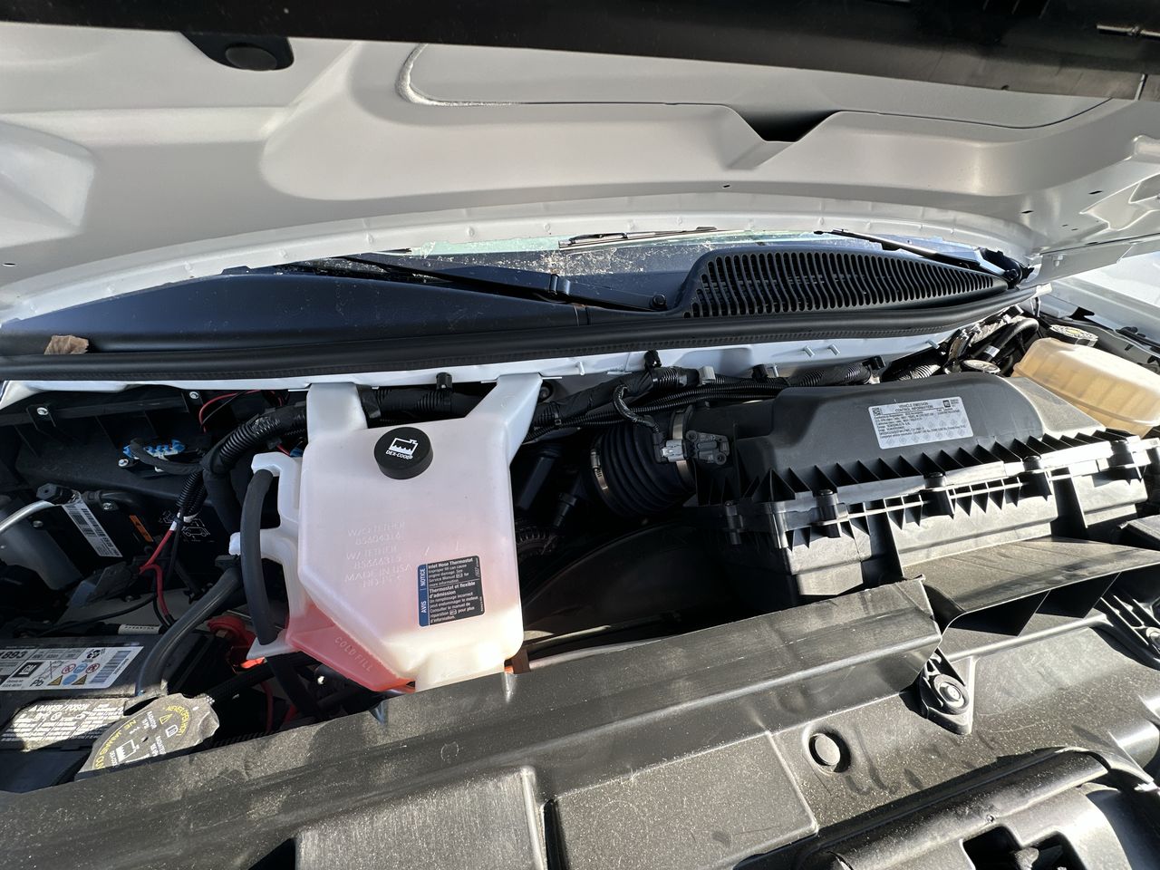 2025 GMC Savana Cutaway 3500 1WT