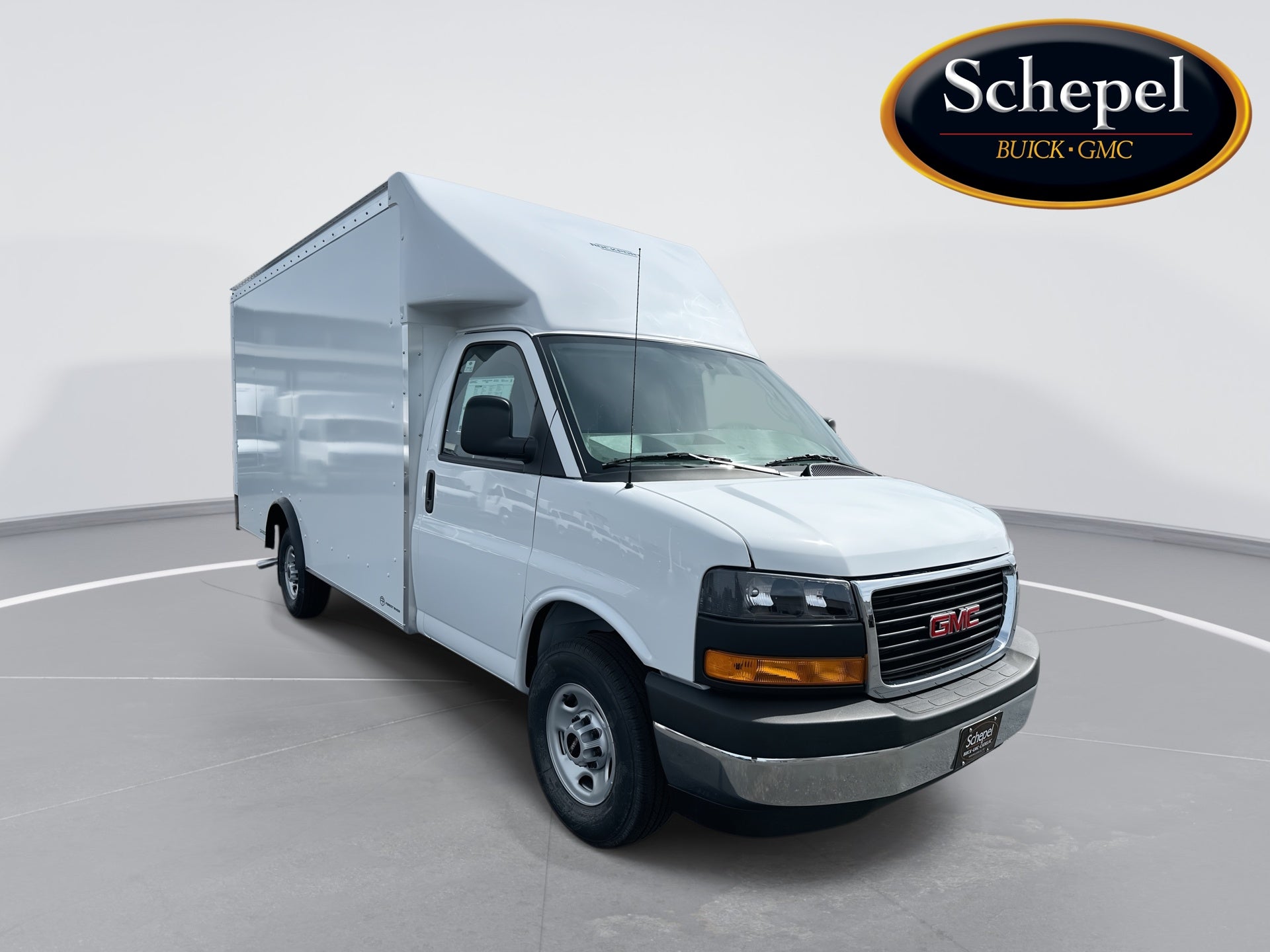 2025 GMC Savana Cutaway 3500 1WT