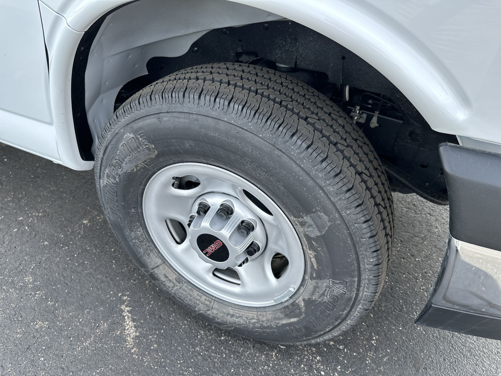 2025 GMC Savana Cutaway 3500 1WT