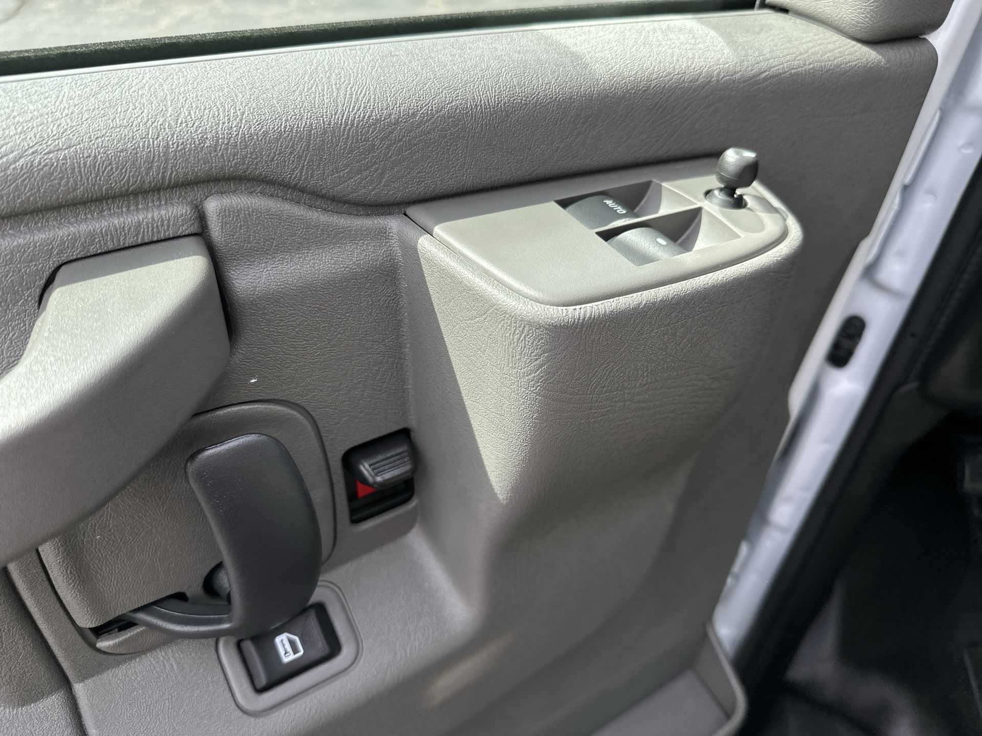 2025 GMC Savana Cutaway 3500 1WT