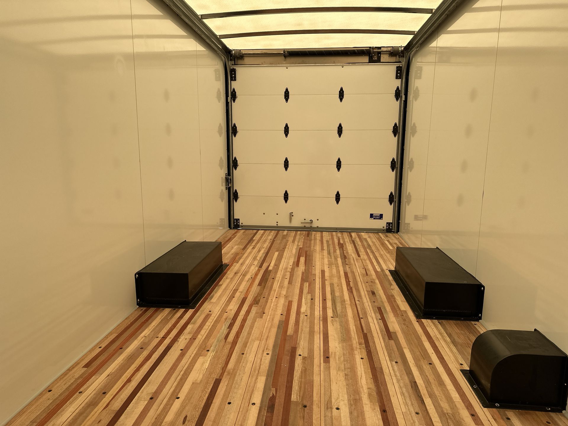 2025 GMC Savana Cutaway 3500 1WT