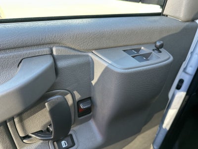 2025 GMC Savana Cutaway 3500 1WT