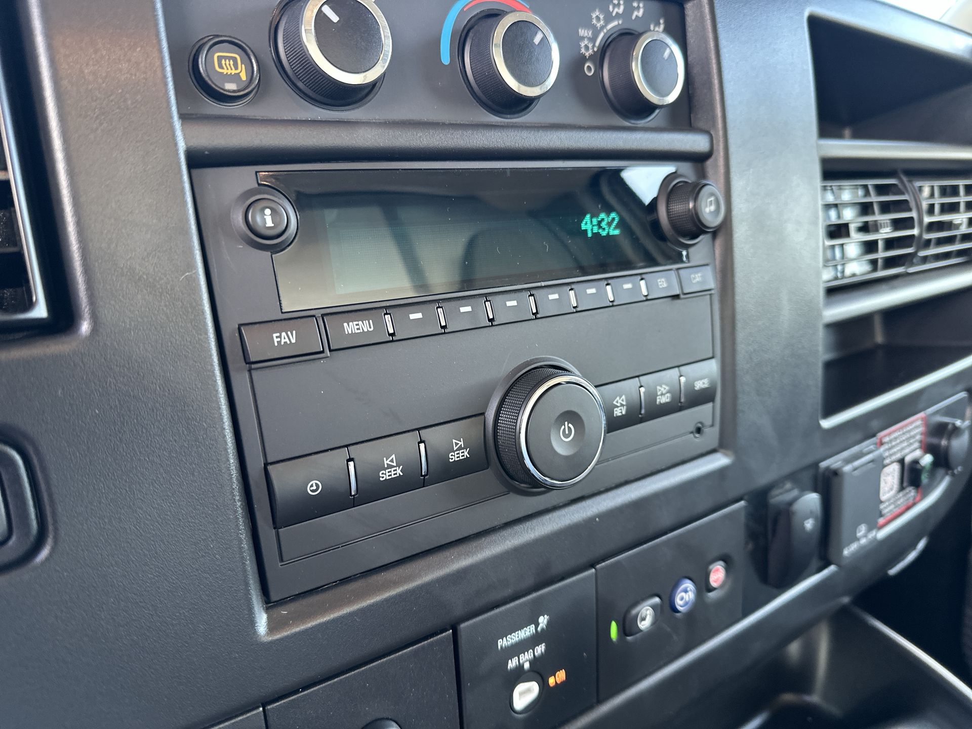 2025 GMC Savana Cutaway 3500 1WT