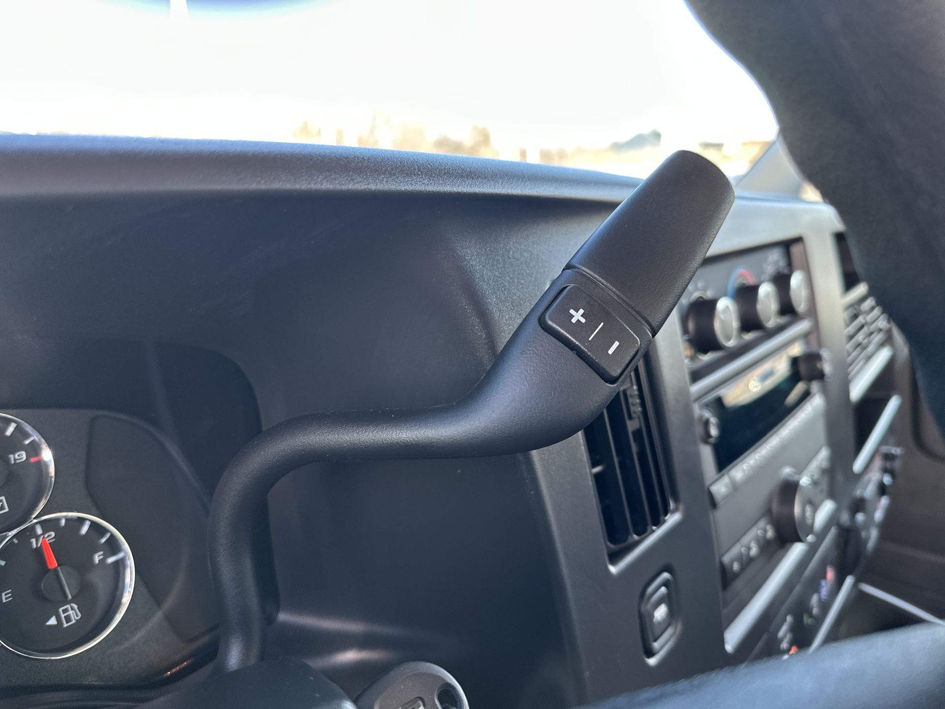 2025 GMC Savana Cutaway 3500 1WT