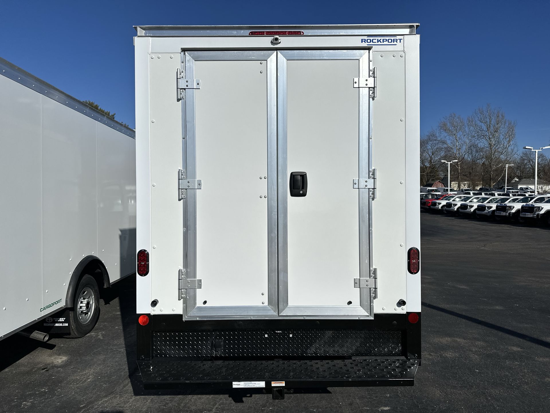 2025 GMC Savana Cutaway 3500 1WT