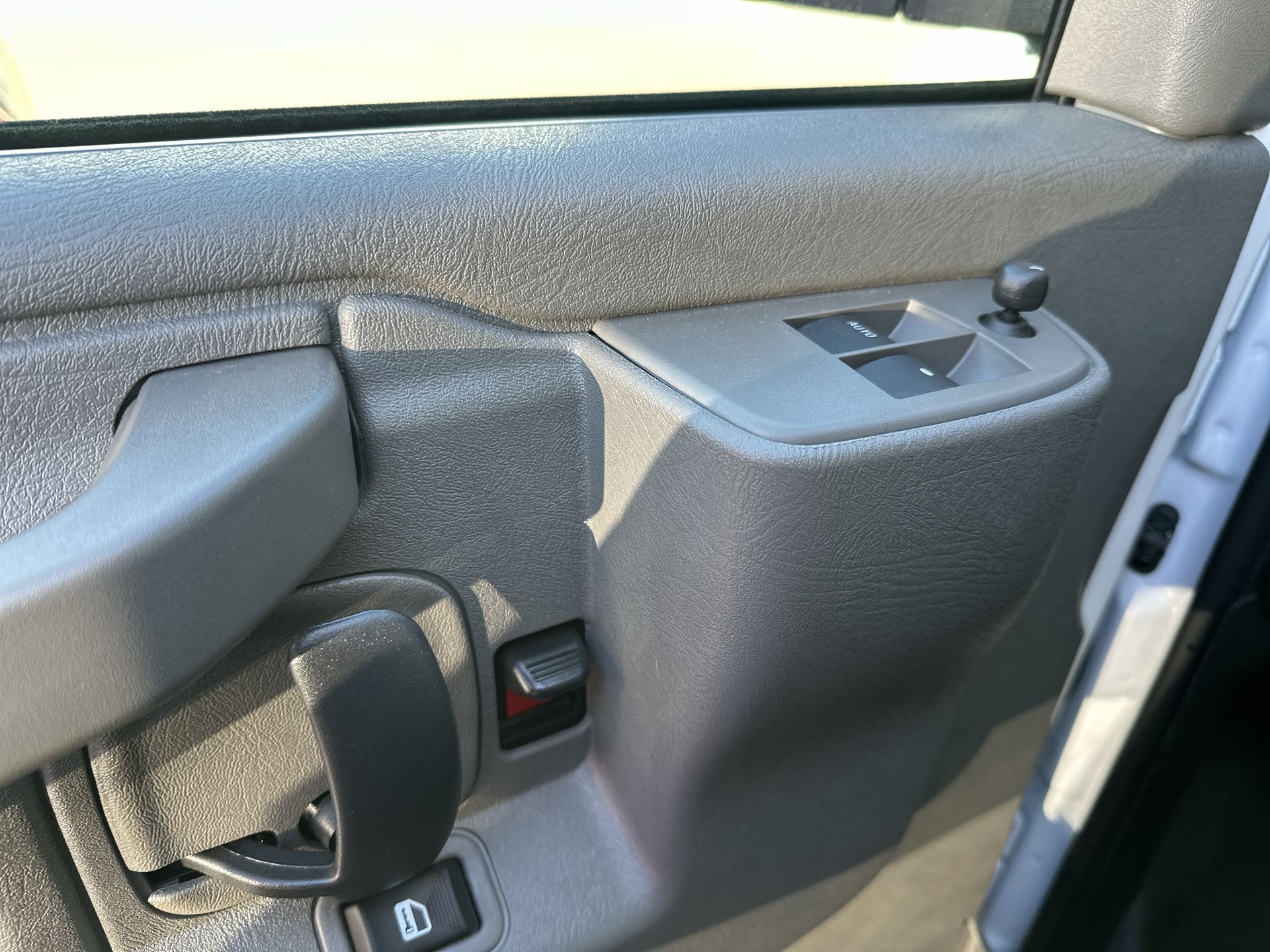 2025 GMC Savana Cutaway 3500 1WT