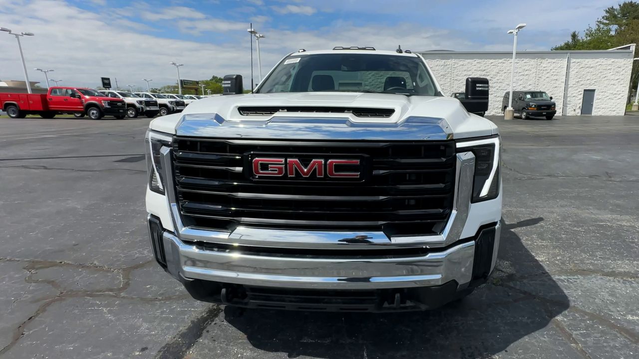 2025 GMC Sierra 2500 HD Pro