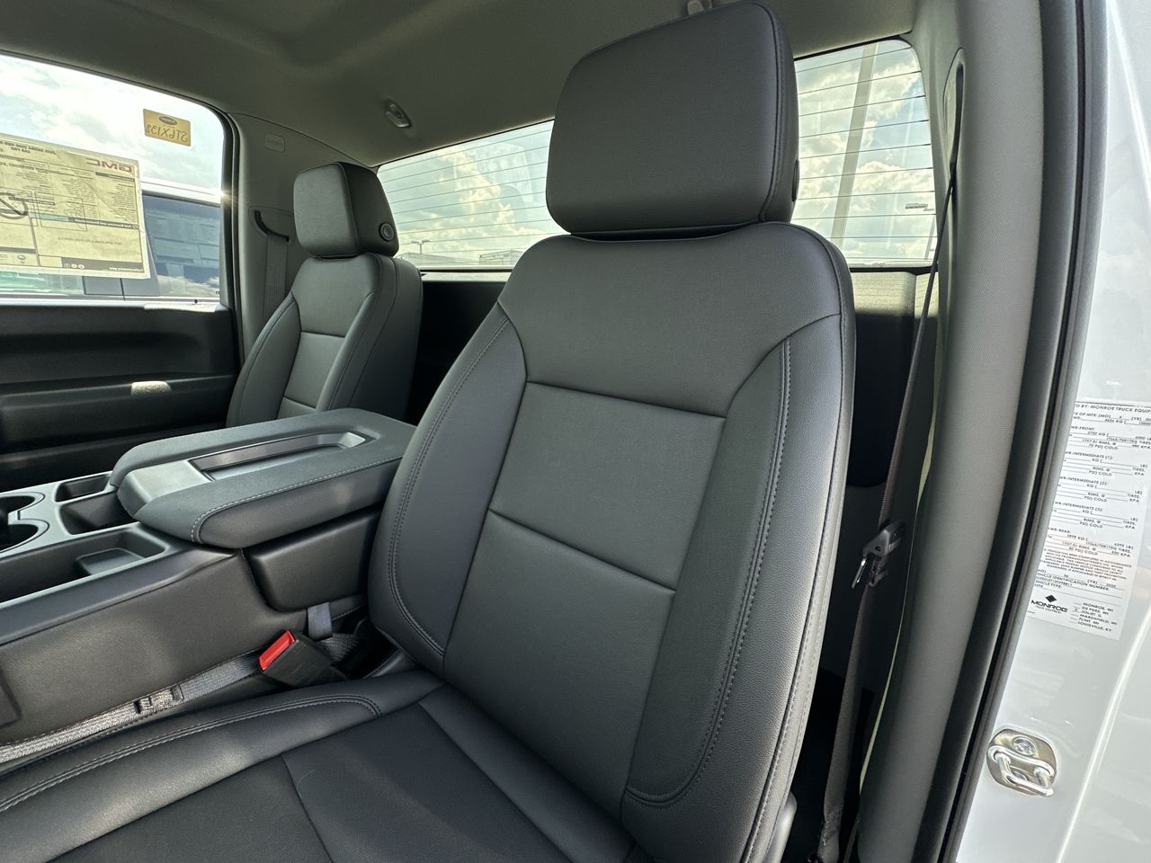 2025 GMC Sierra 2500 HD Pro