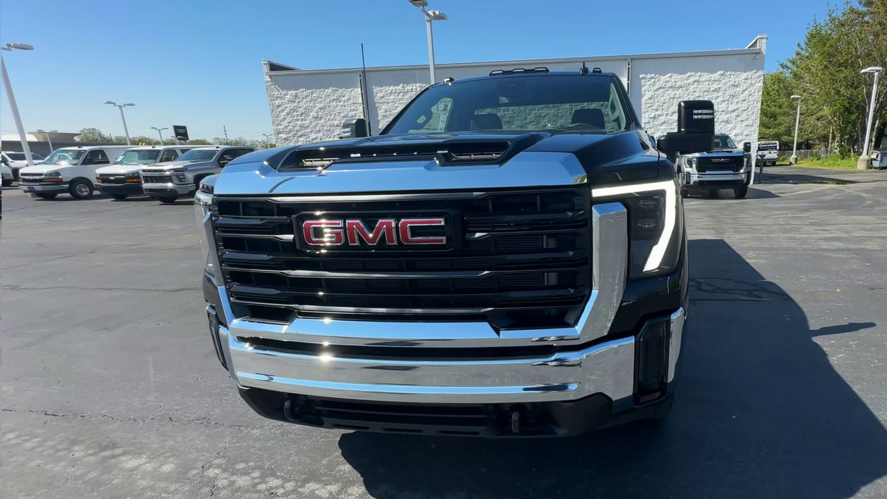 2025 GMC Sierra 2500 HD Pro