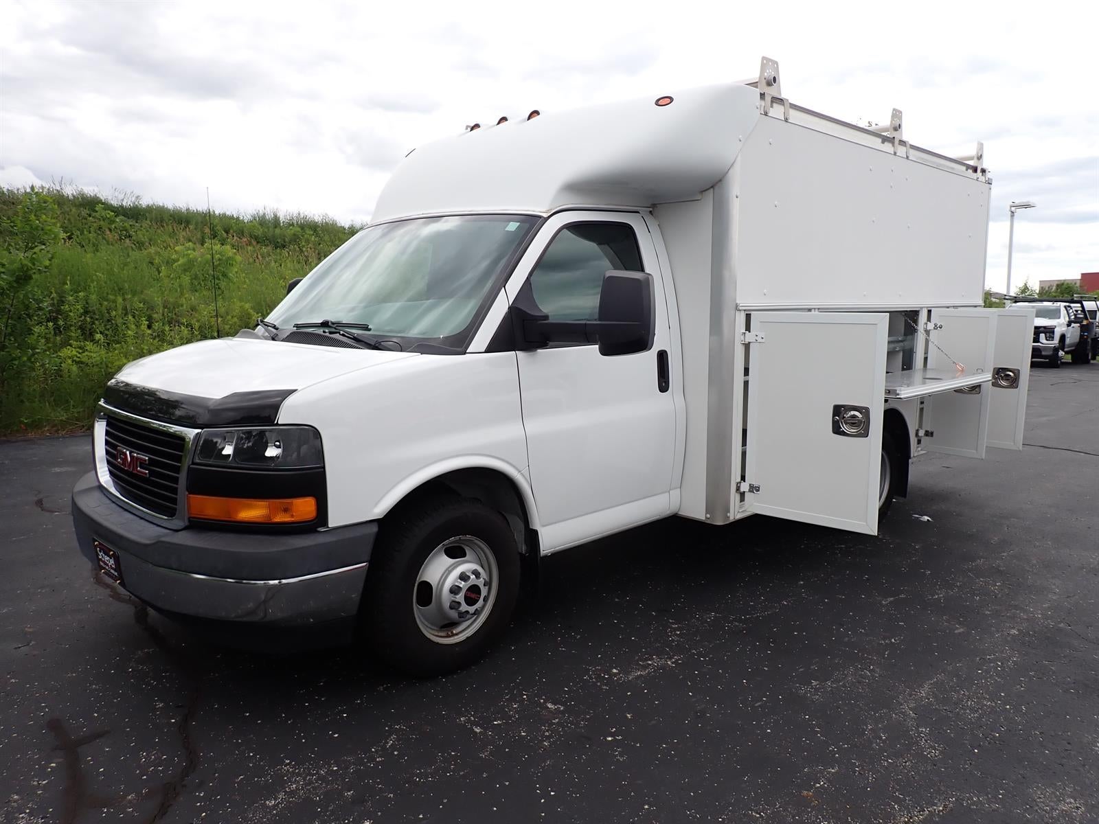2017 GMC Savana Cutaway 3500 3500 VAN 139"