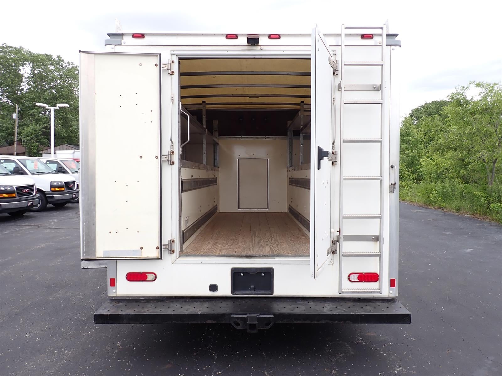 2017 GMC Savana Cutaway 3500 3500 VAN 139"