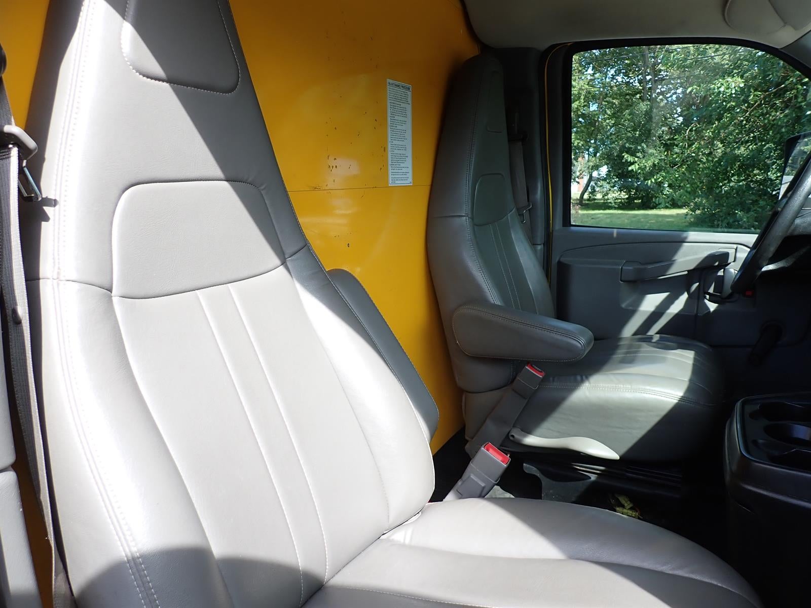 2017 GMC Savana Cutaway 3500 VAN 177"