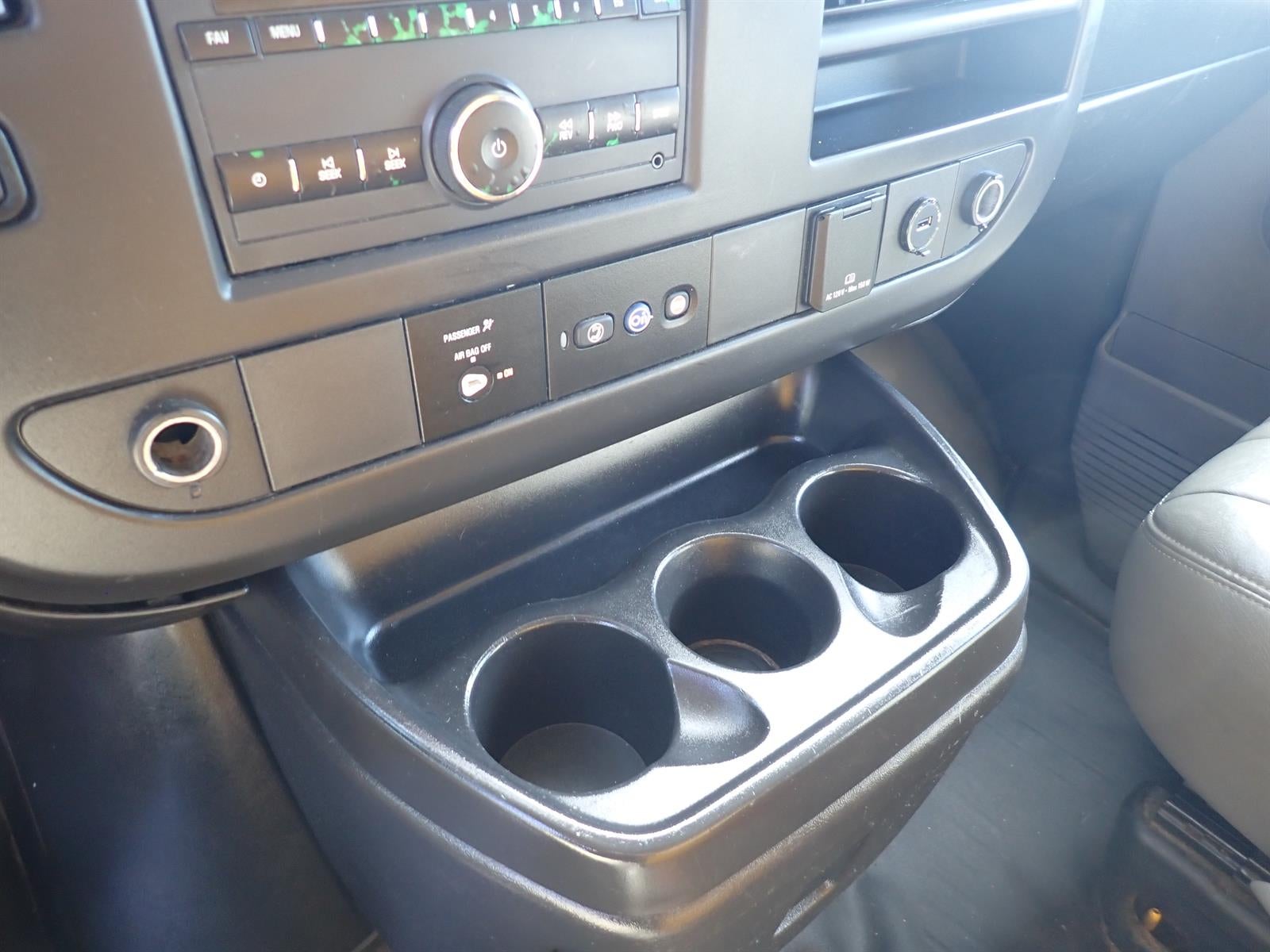 2017 GMC Savana Cutaway 3500 VAN 177"