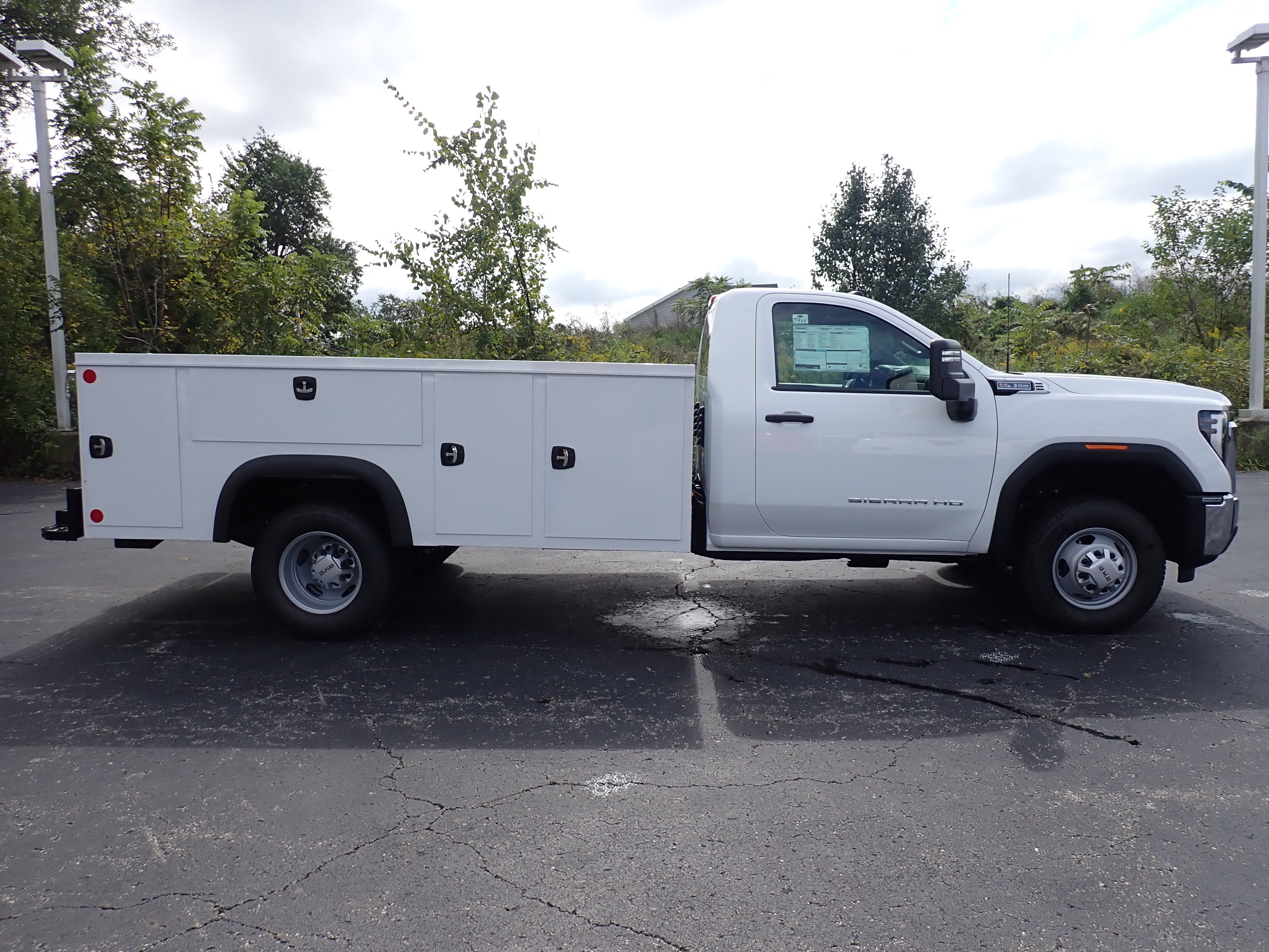 2026 GMC Sierra 3500 HD Chassis Cab Pro