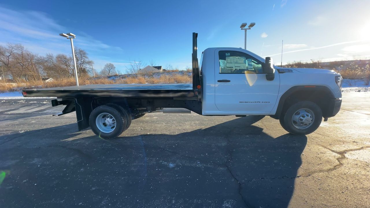 2026 GMC Sierra 3500 HD Chassis Cab Pro