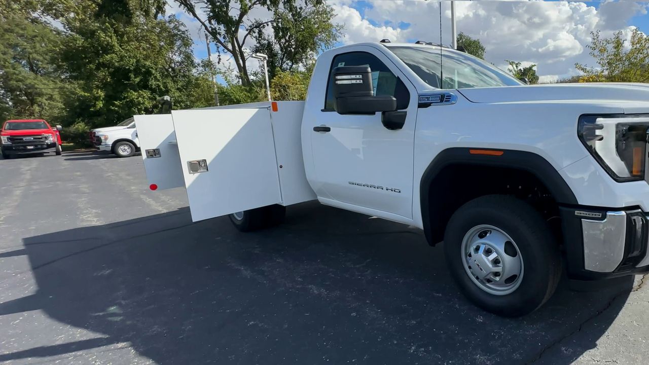 2026 GMC Sierra 3500 HD Chassis Cab Pro