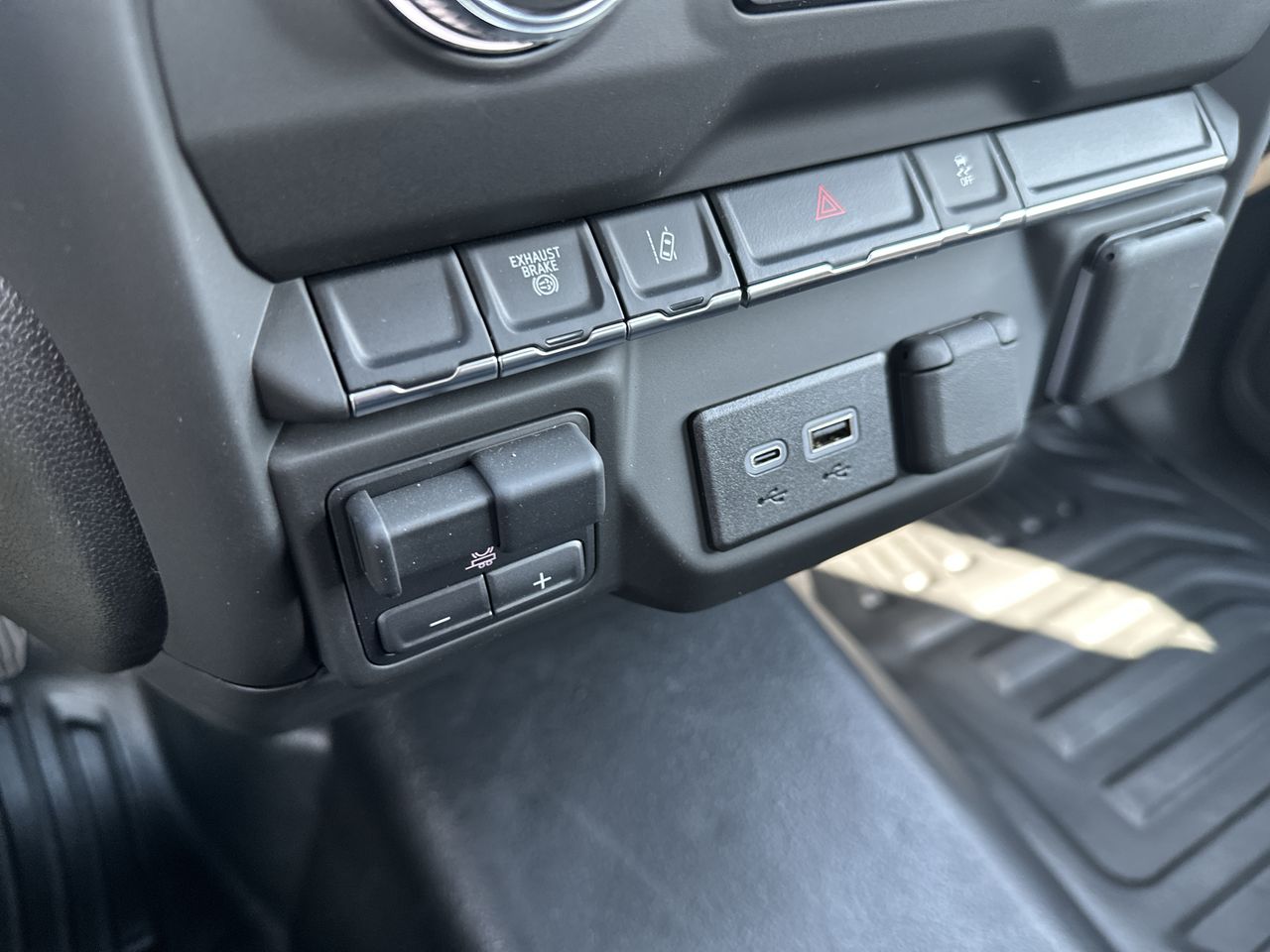 2025 GMC Sierra 3500 HD Chassis Cab Pro