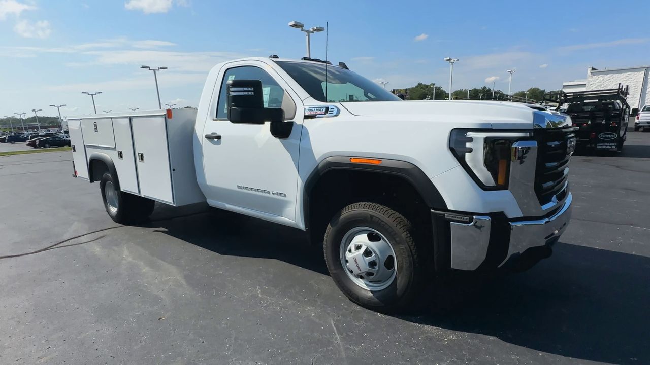 2025 GMC Sierra 3500 HD Chassis Cab Pro