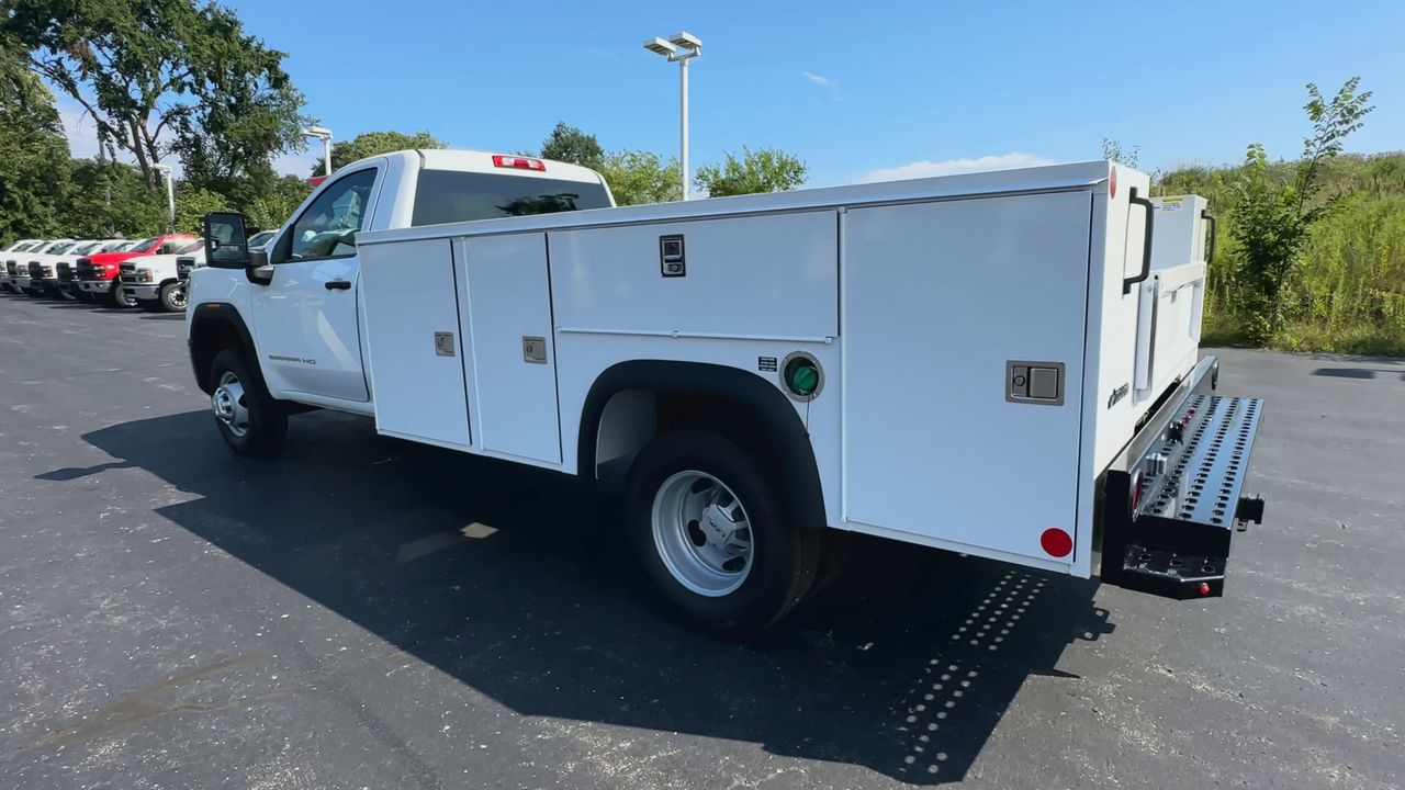 2025 GMC Sierra 3500 HD Chassis Cab Pro