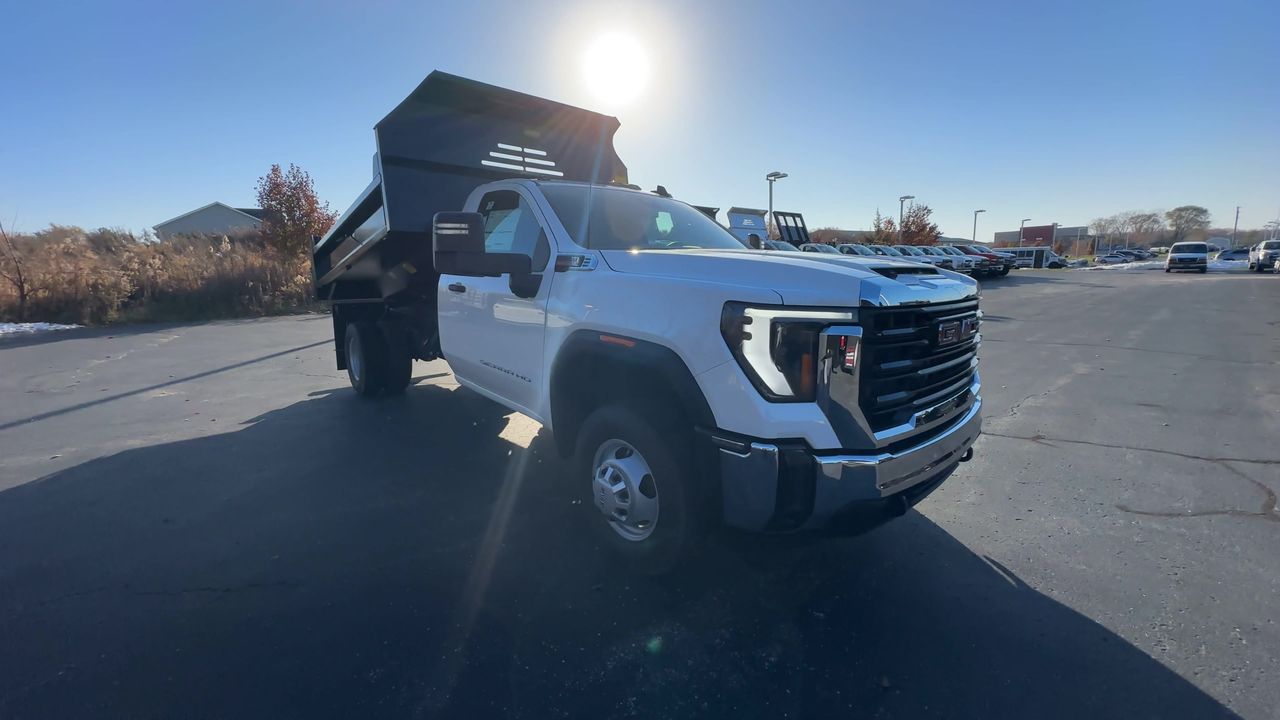 2025 GMC Sierra 3500 HD Chassis Cab Pro