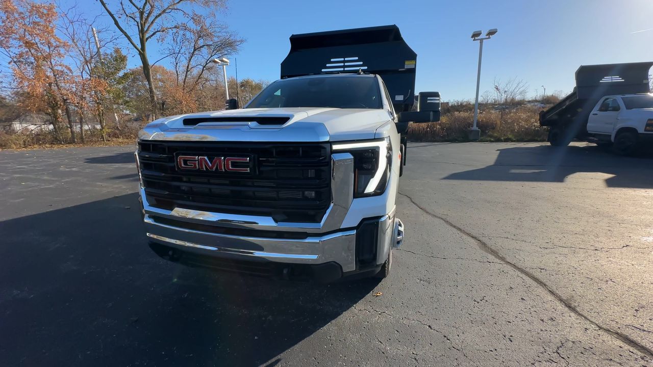 2025 GMC Sierra 3500 HD Chassis Cab Pro