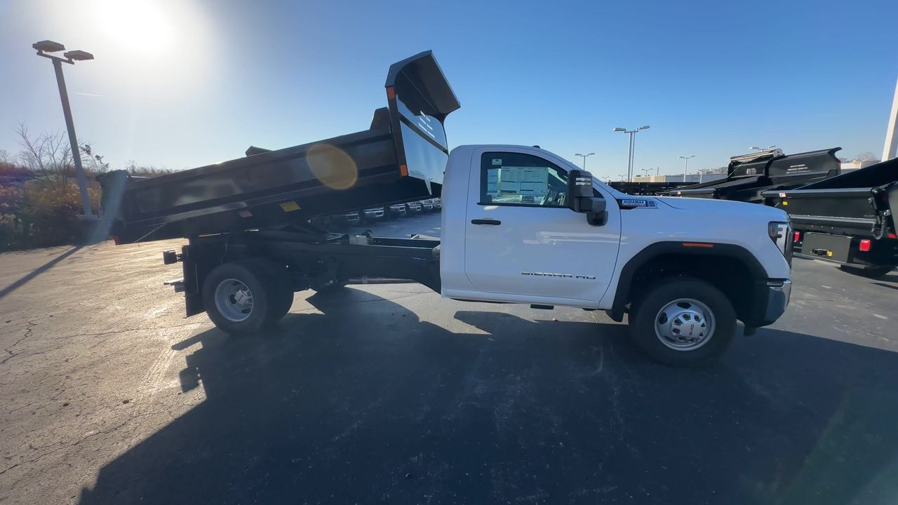 2025 GMC Sierra 3500 HD Chassis Cab Pro