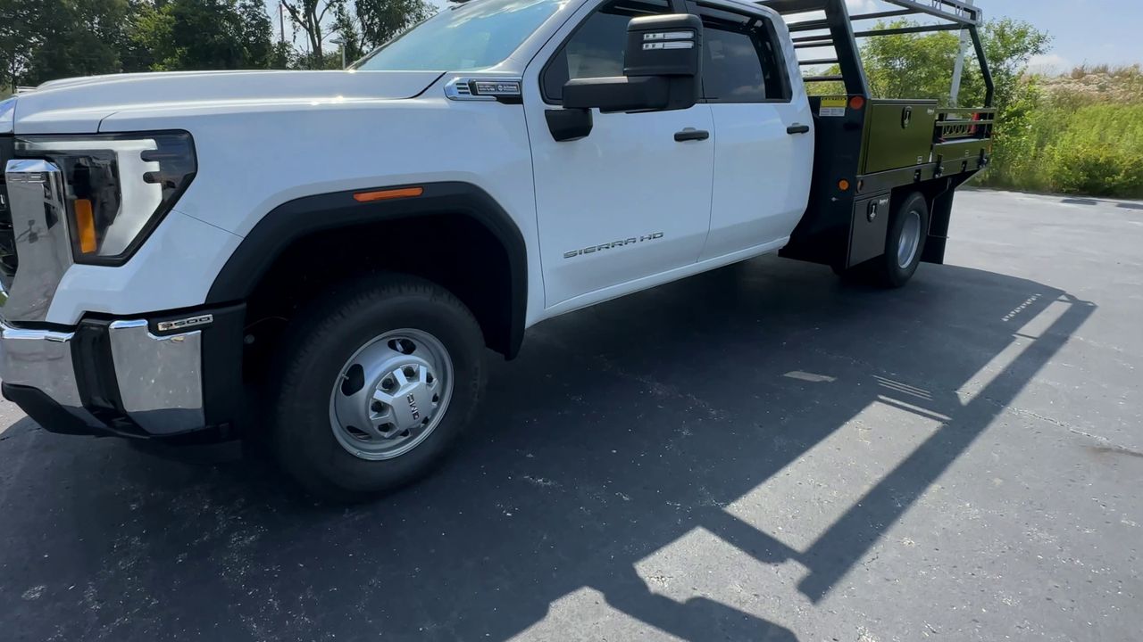 2025 GMC Sierra 3500 HD Chassis Cab Pro