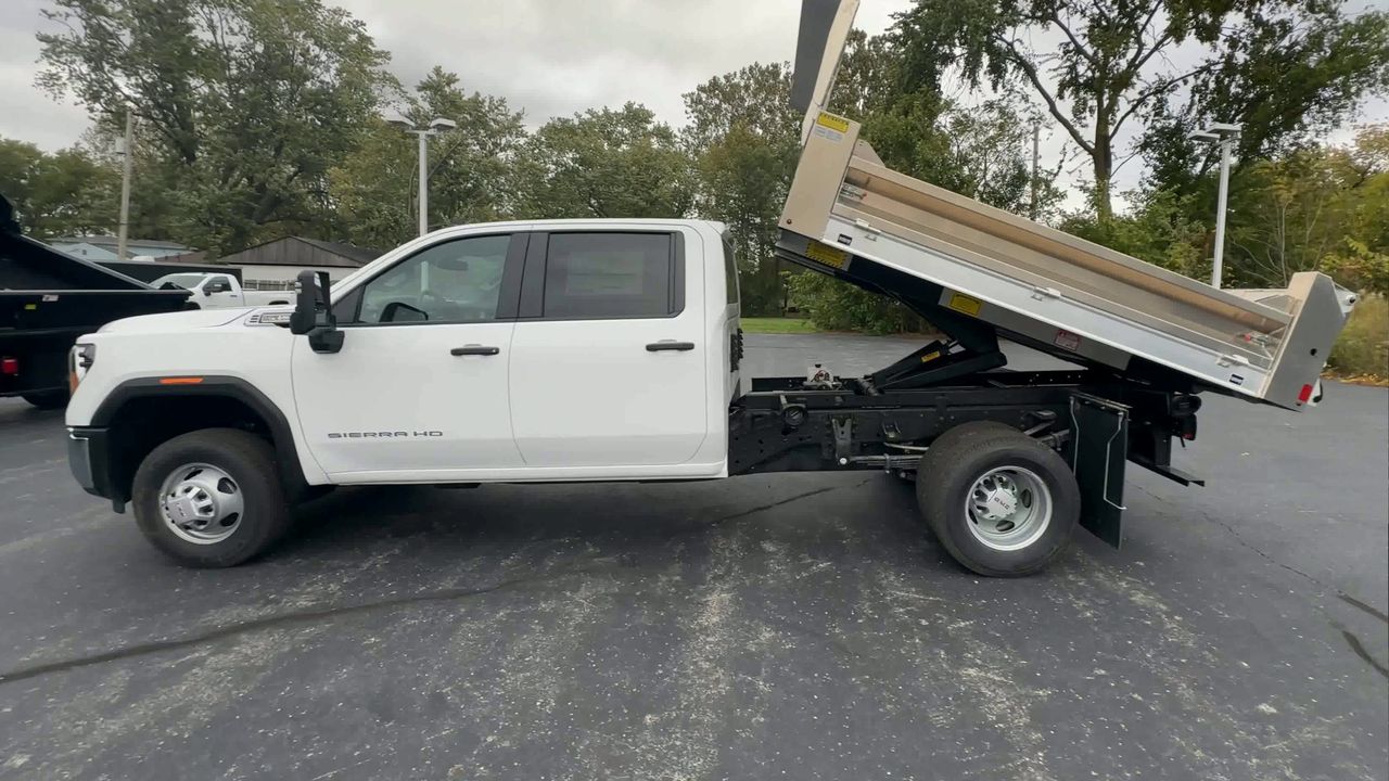 2025 GMC Sierra 3500 HD Chassis Cab Pro