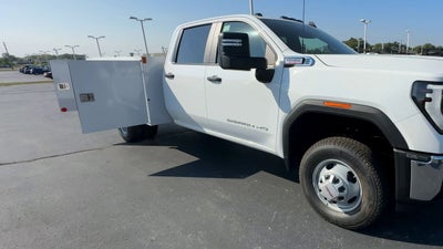 2025 GMC Sierra 3500 HD Chassis Cab Pro