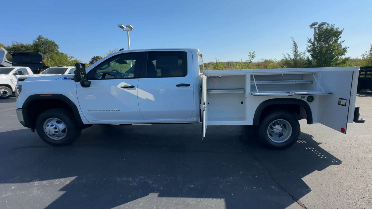 2025 GMC Sierra 3500 HD Chassis Cab Pro