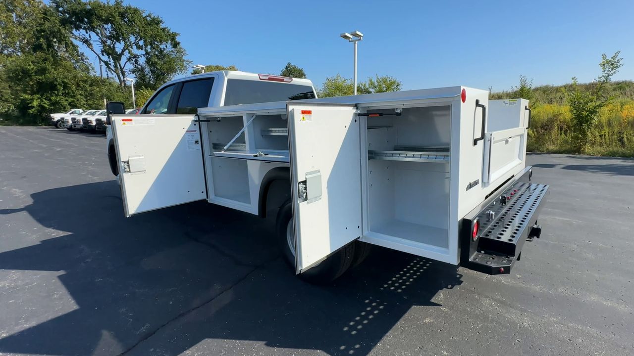 2025 GMC Sierra 3500 HD Chassis Cab Pro