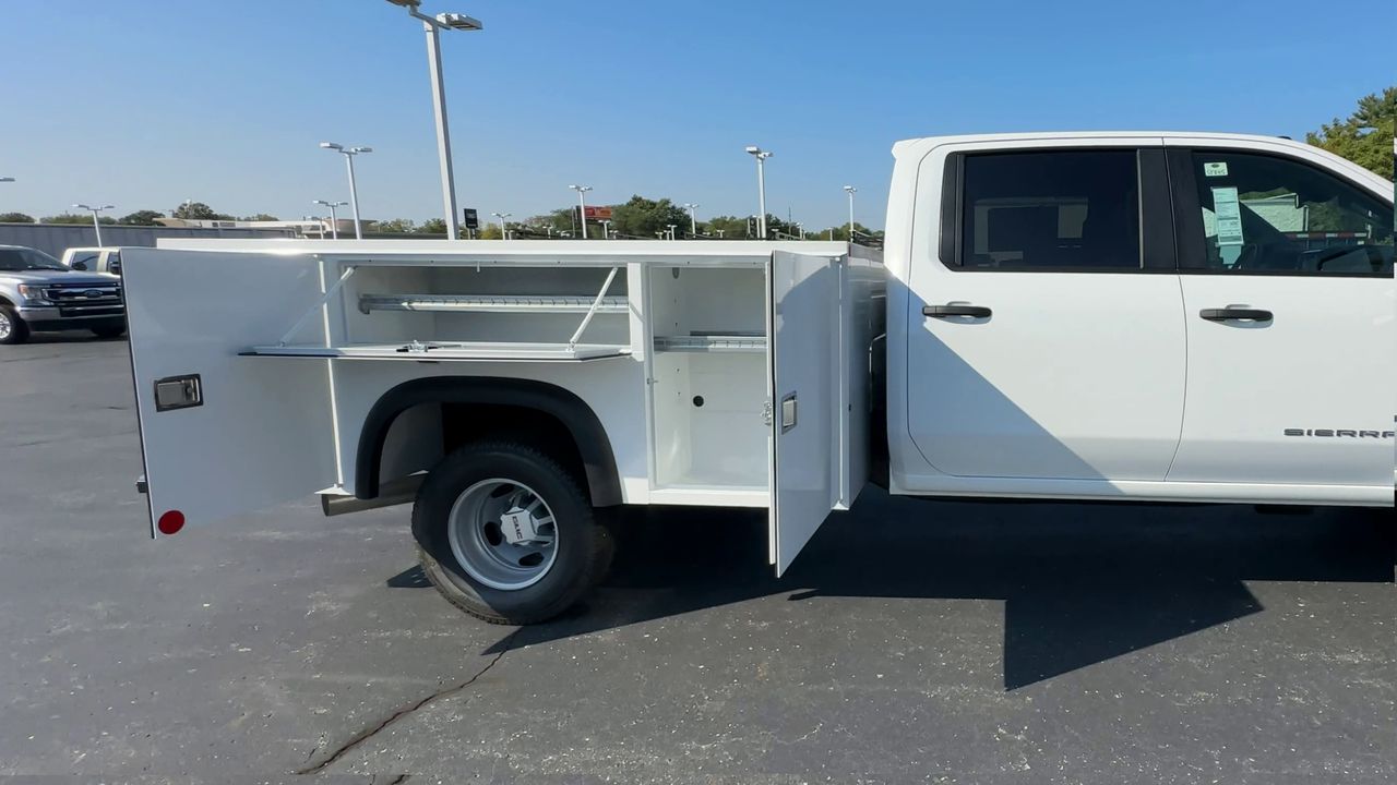2025 GMC Sierra 3500 HD Chassis Cab Pro