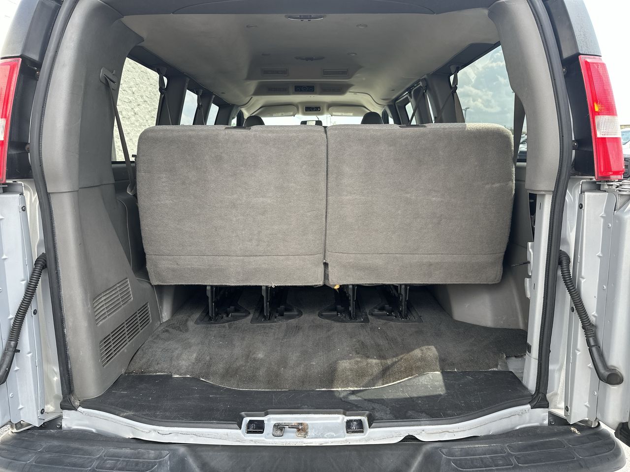 2017 GMC Savana Passenger 2500 LT