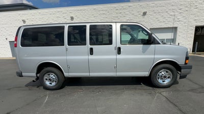 2017 GMC Savana Passenger 2500 LT