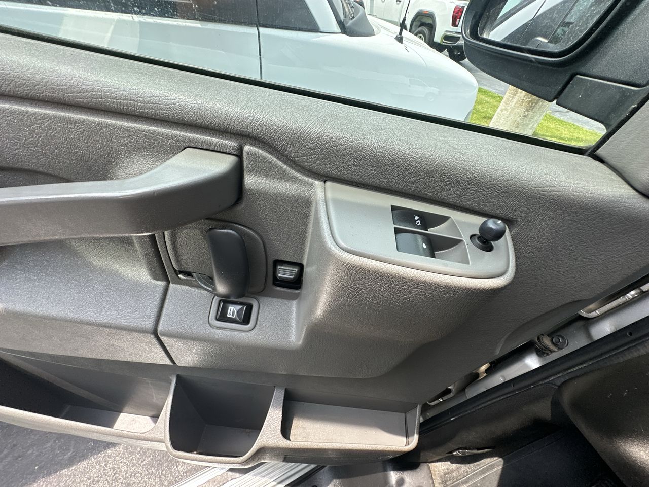 2017 GMC Savana Passenger 2500 LT