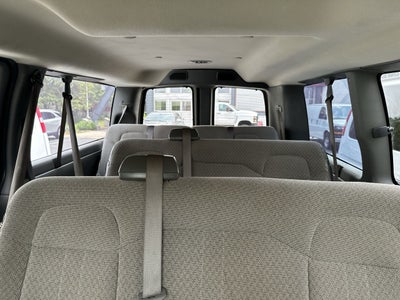 2017 GMC Savana Passenger 2500 LT