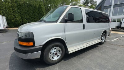 2017 GMC Savana Passenger 2500 LT