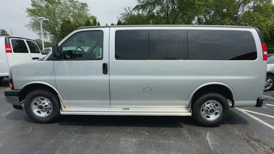 2017 GMC Savana Passenger 2500 LT