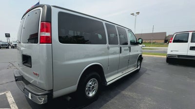 2017 GMC Savana Passenger 2500 LT