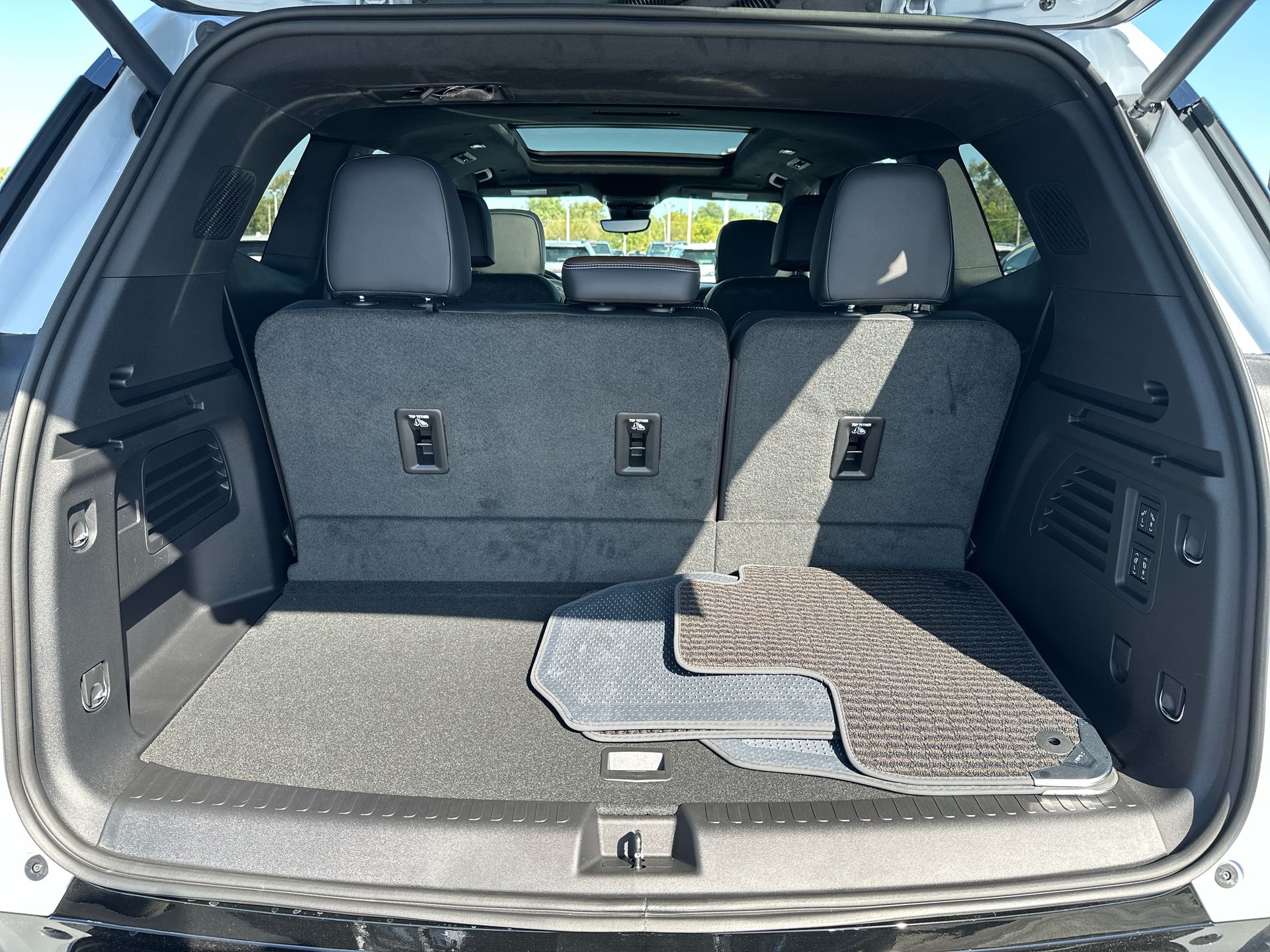 2027 GMC Acadia Denali Ultimate