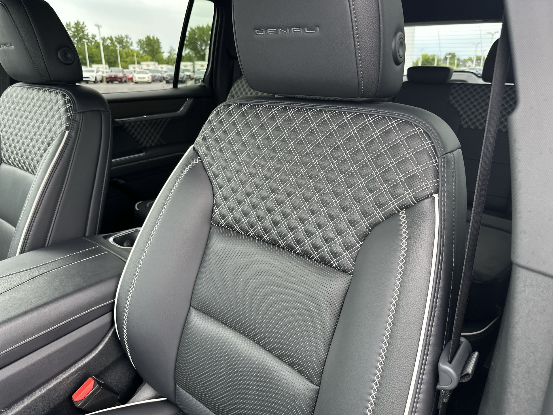 2025 GMC Acadia Denali