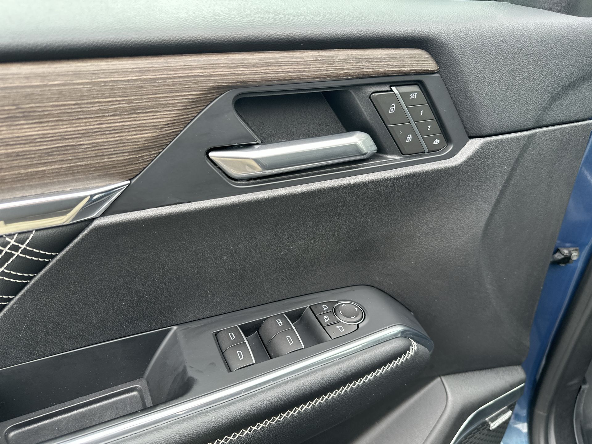 2025 GMC Acadia Denali