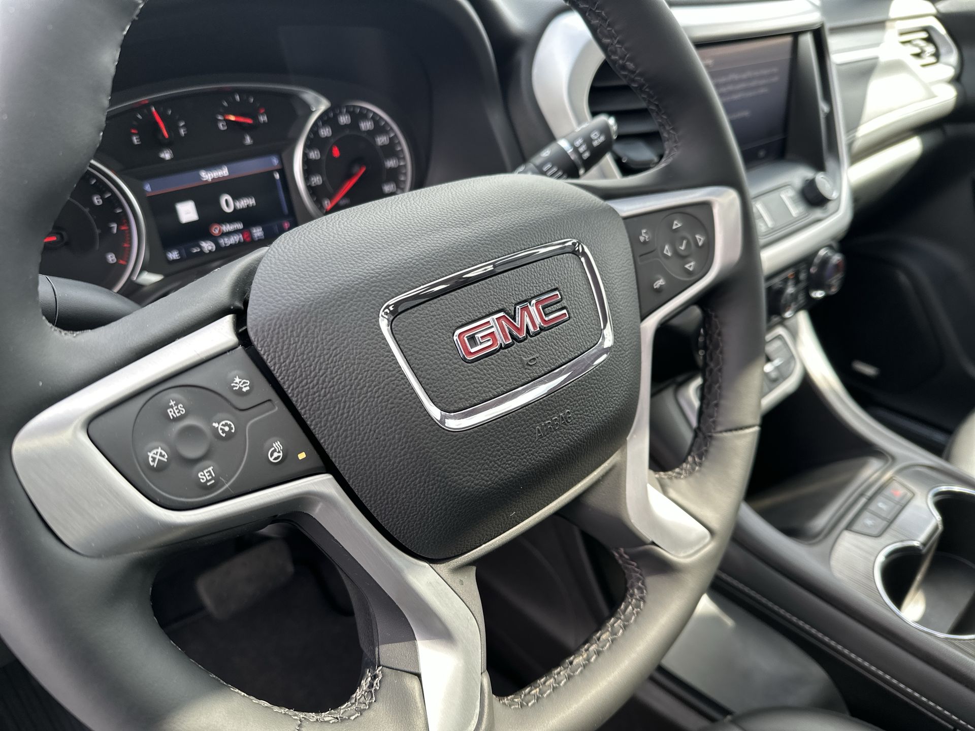 2023 GMC Acadia SLT