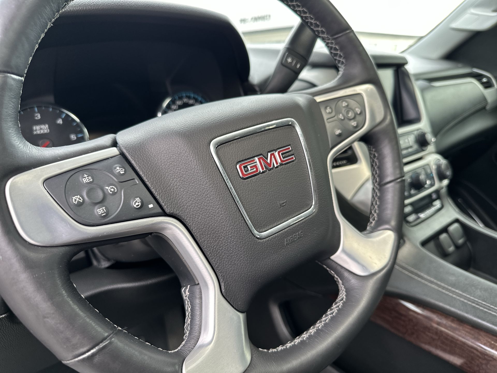 2017 GMC Yukon SLT