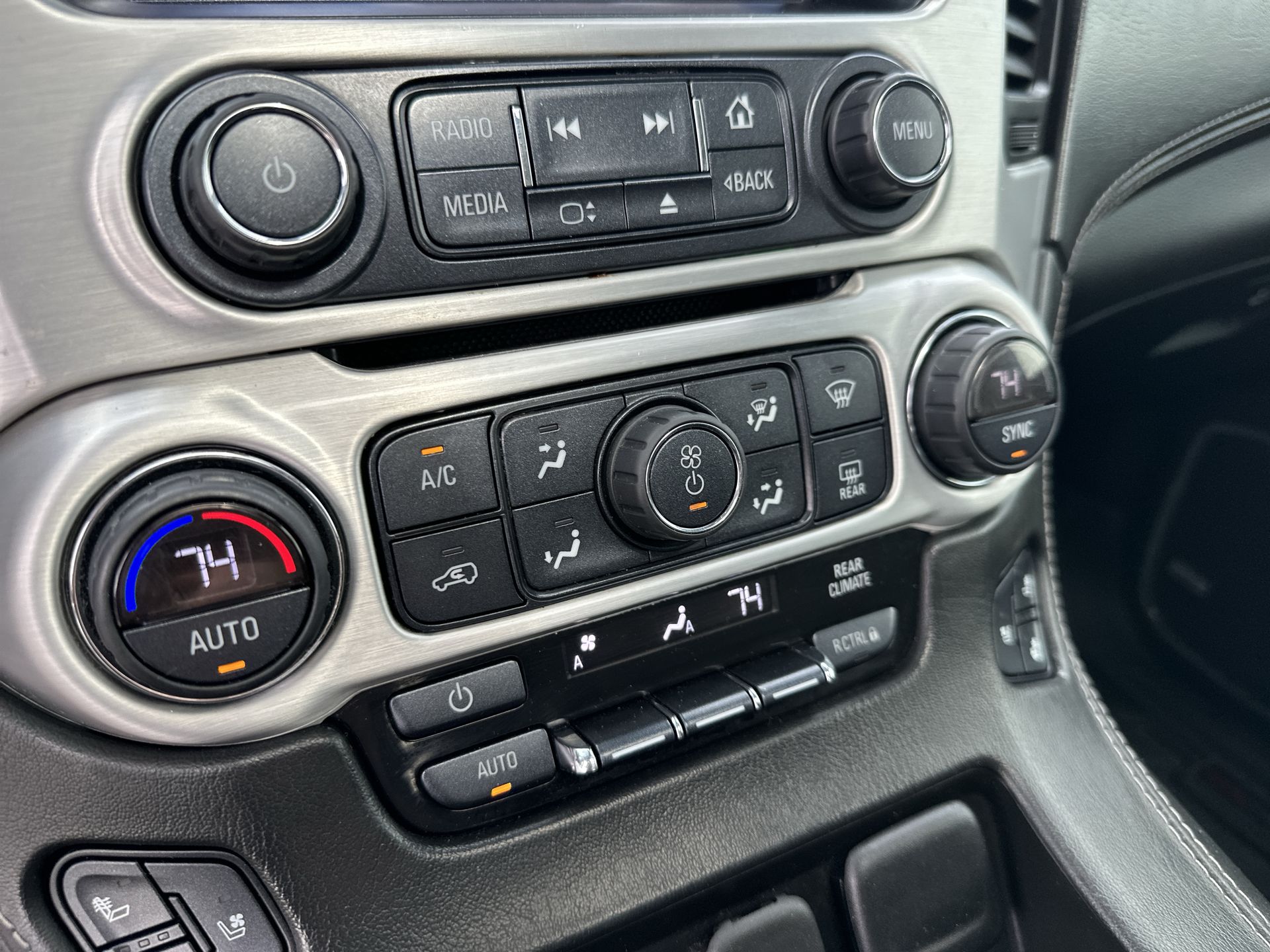 2017 GMC Yukon SLT