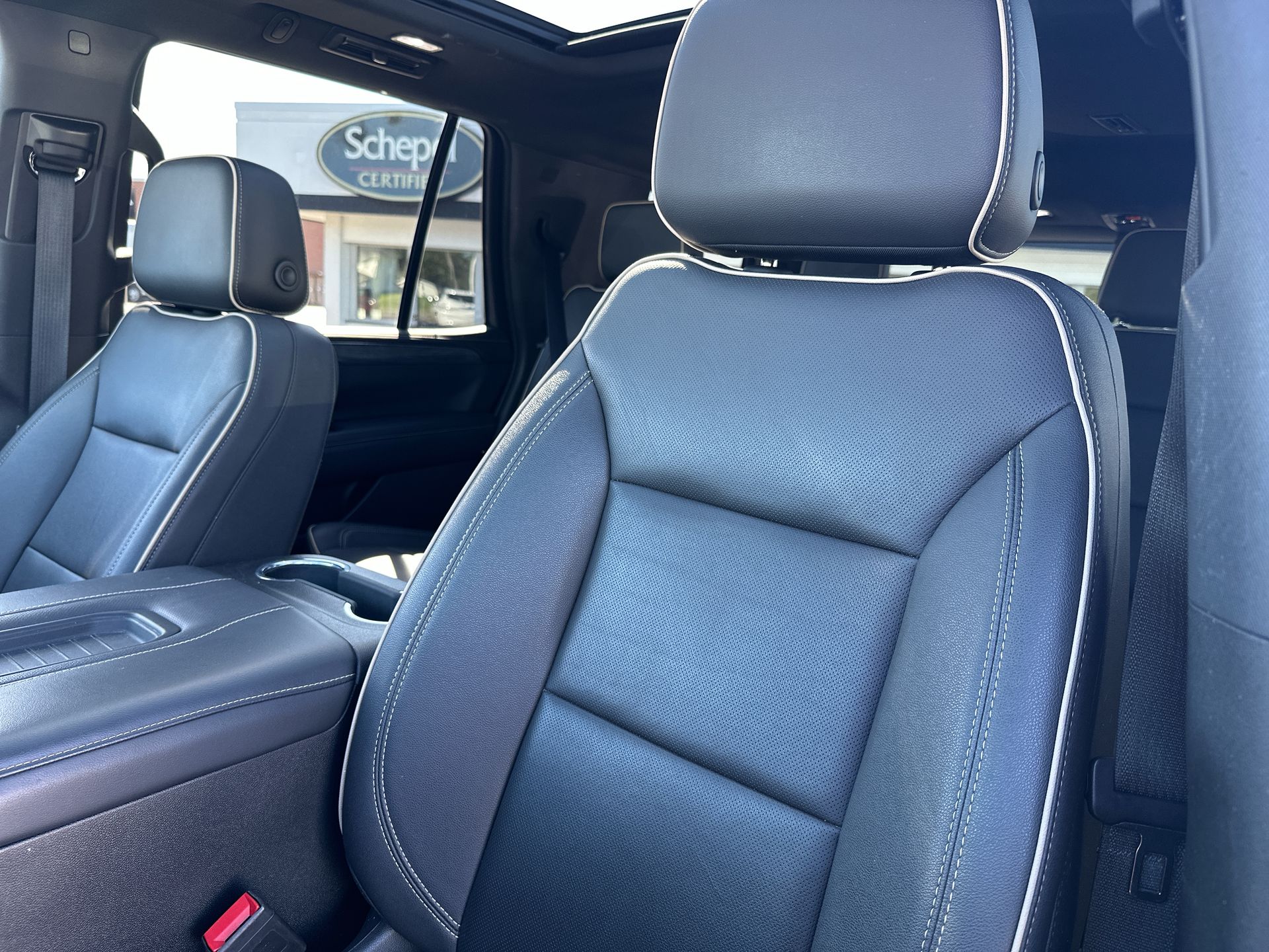 2023 GMC Yukon SLT