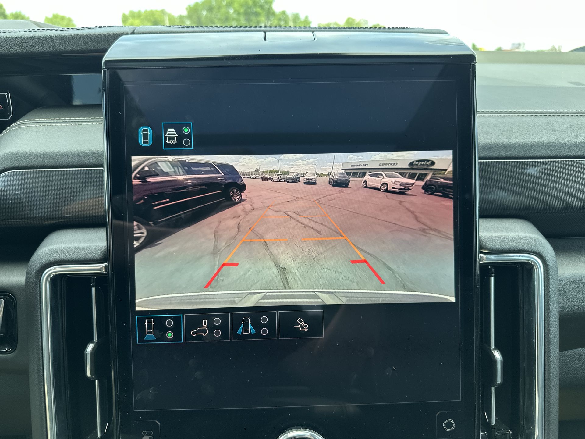 2025 GMC Yukon Elevation