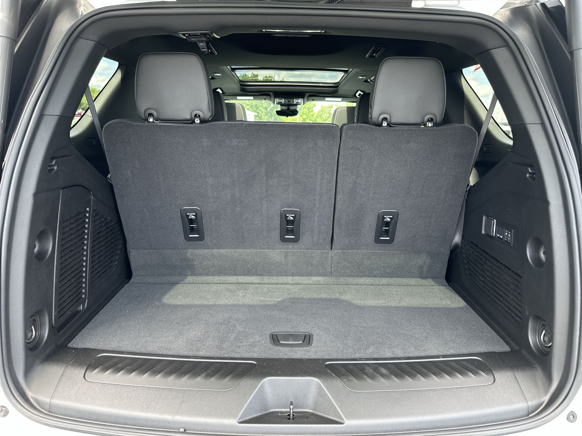 2025 GMC Yukon Elevation