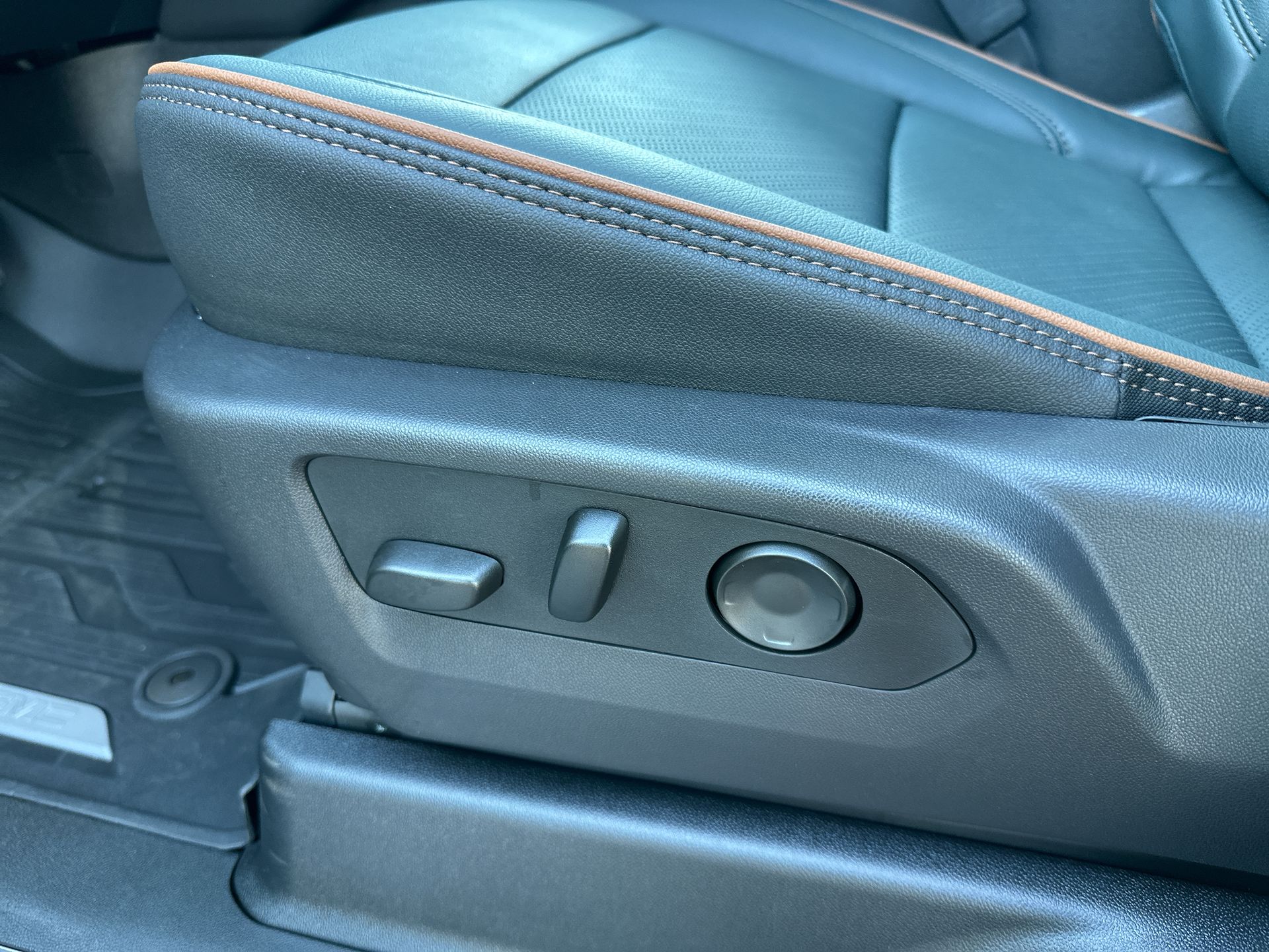 2027 GMC Yukon AT4