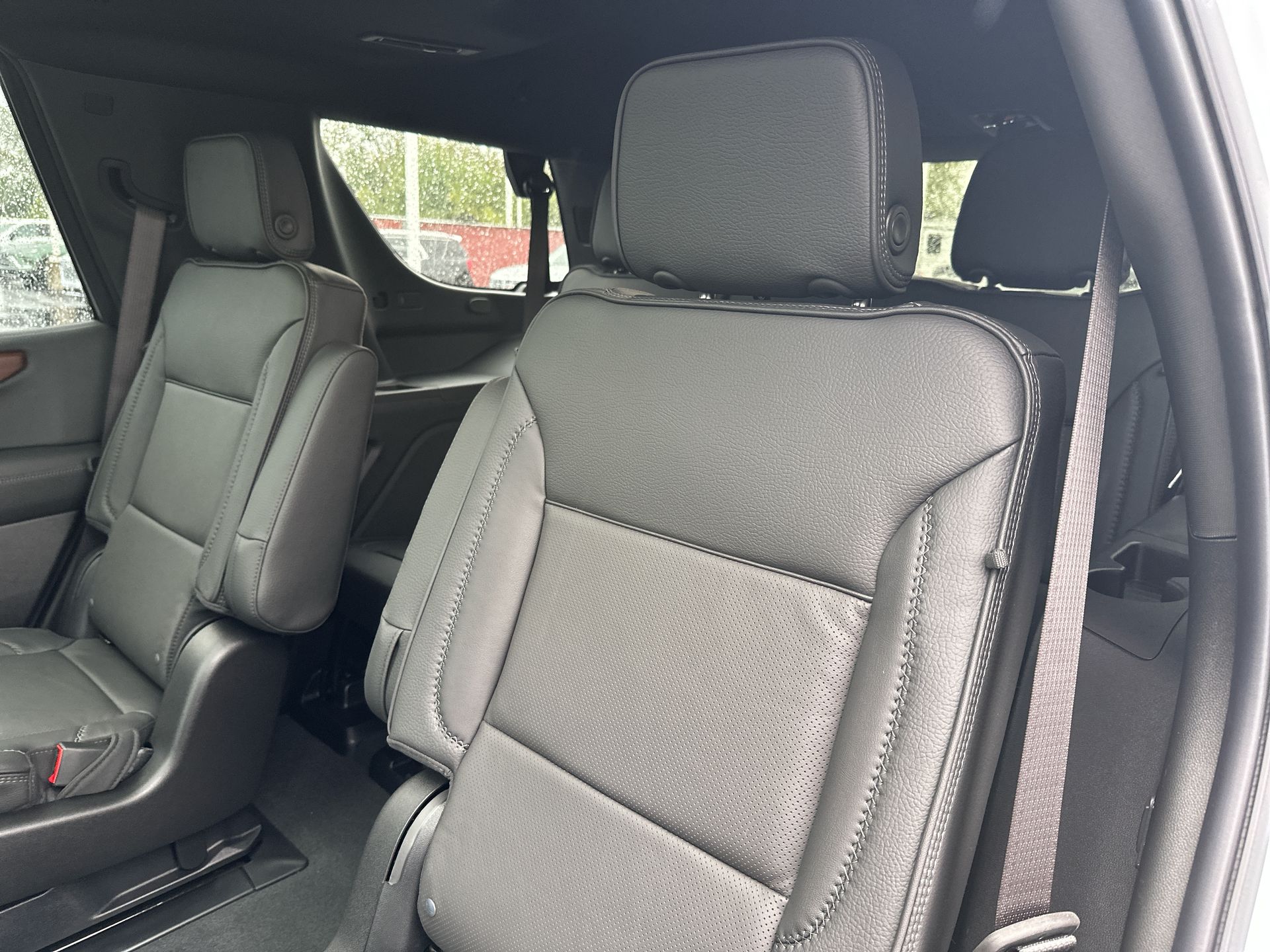 2027 GMC Yukon Denali - Photo 22